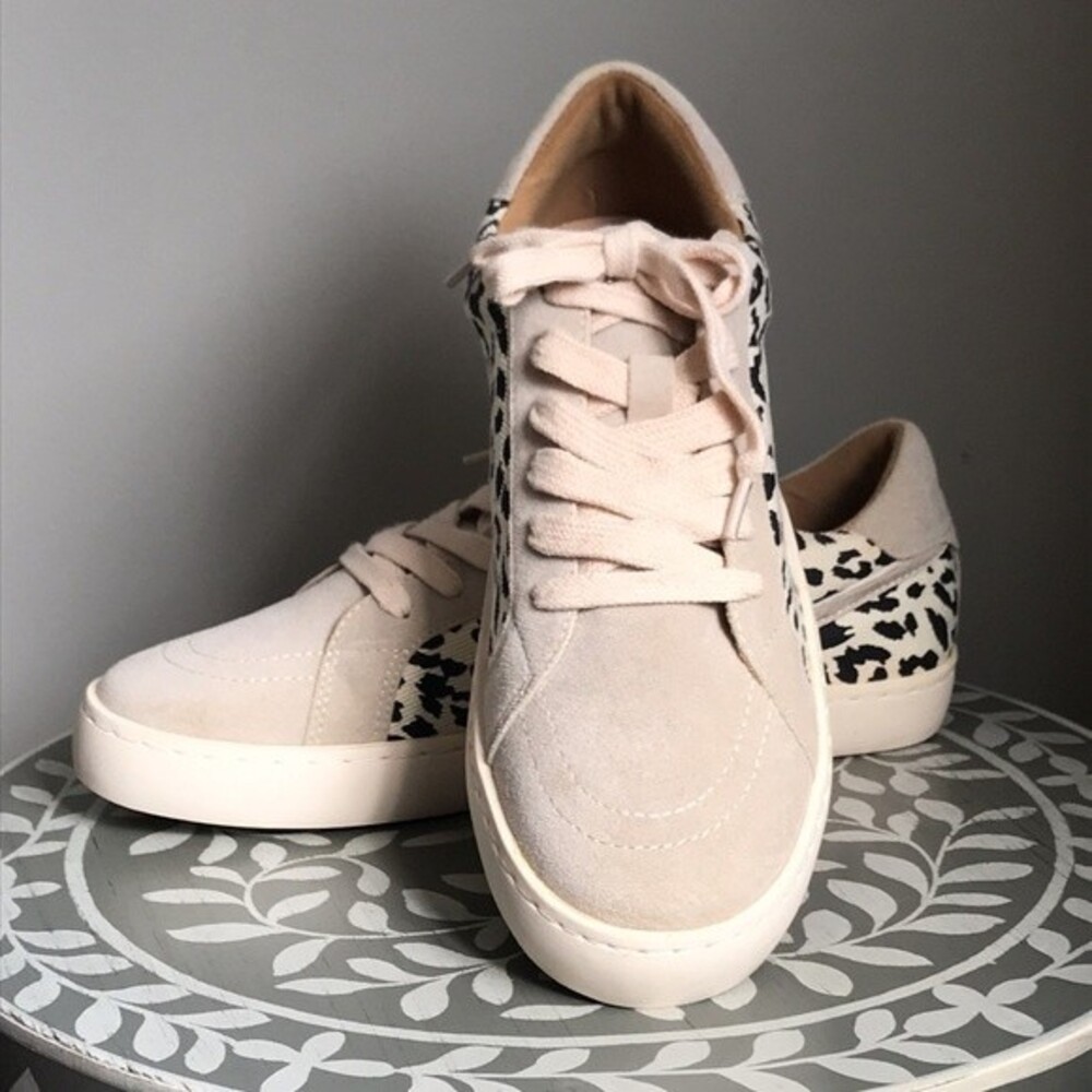 White Raven Sneakers She's Got Hustle sz 7.5 NWT